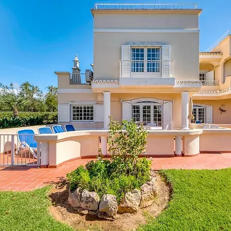 Marinha Um *