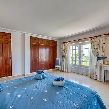 Apartment Marinha Um